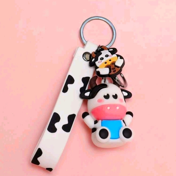 🛍2/$15🛍 ♡Cow Keychain♡